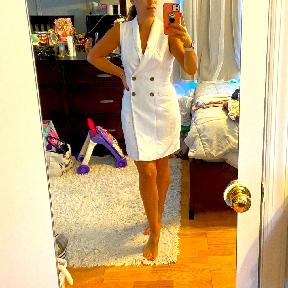 Staple white summer dress !